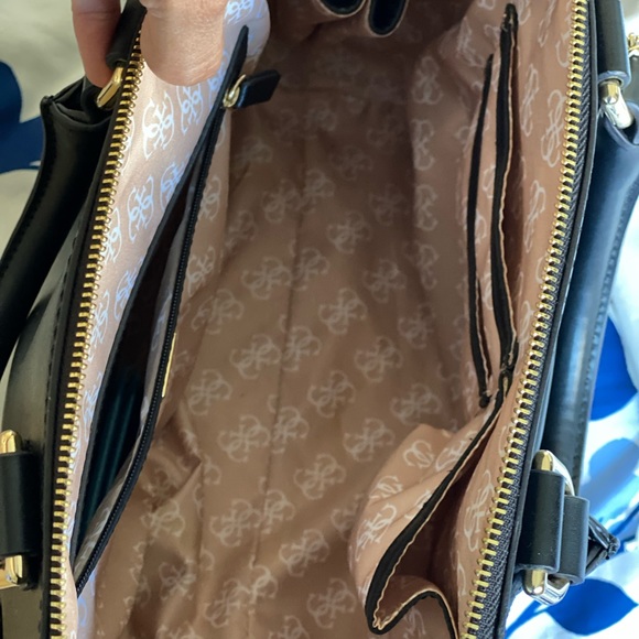 Guess handbag - Picture 5 of 6